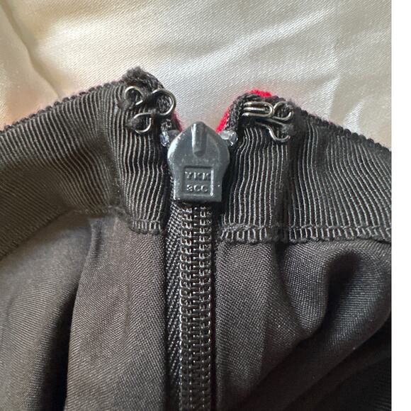 Talbots Petite Red‎ Black Plaid Wool Blend Mini Skirt - Size 6P - Picture 4 of 7